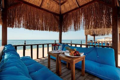 له بلو هتل اند ریزورت