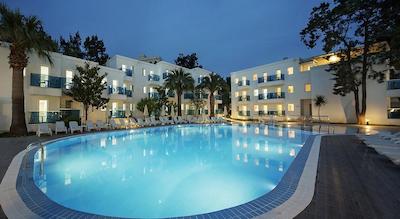 له بلو هتل اند ریزورت