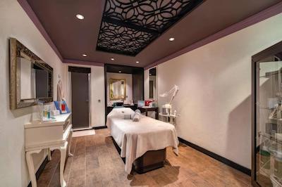 ریکسوس داون تاون آنتالیا