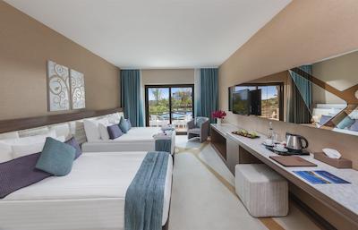 نوح آرک دلوکس هتل اند اسپا