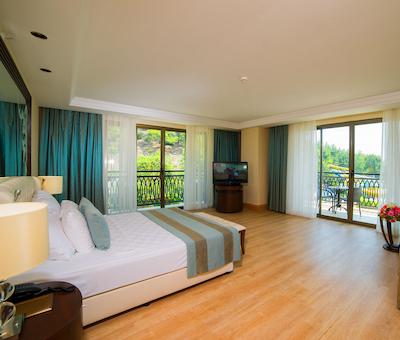 جوجو پریمیر پالاس