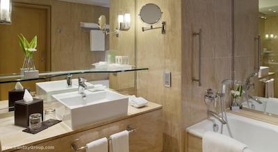 هالیدی این بانکوک سیلوم