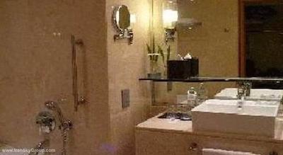 هالیدی این بانکوک سیلوم