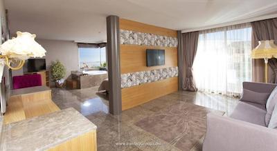 تر لاکچری هتل اند سپا