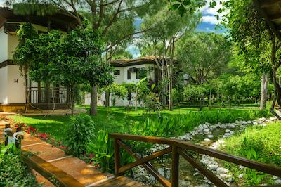 سلکتوم فمیلی ریزورت