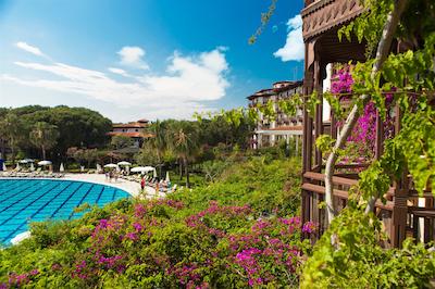 سلکتوم فمیلی ریزورت