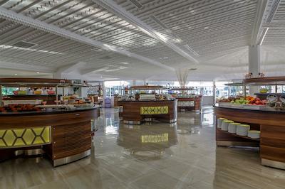 سلکتوم فمیلی ریزورت