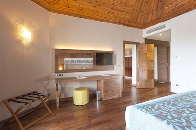 سلکتوم فمیلی ریزورت