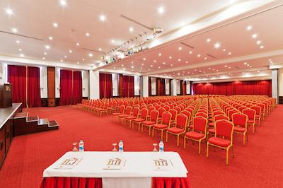 سلکتوم فمیلی ریزورت