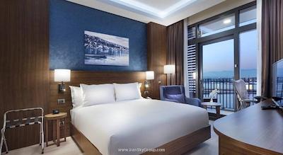 هیلتون گاردن این ازمیر بایراکلی