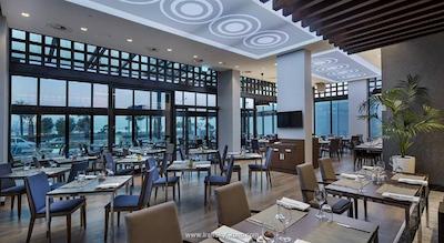 هیلتون گاردن این ازمیر بایراکلی