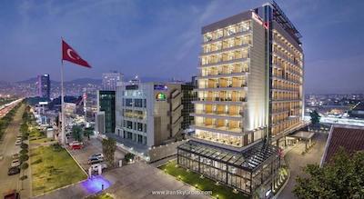 هیلتون گاردن این ازمیر بایراکلی