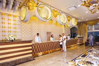 رویال هالیدی پالاس