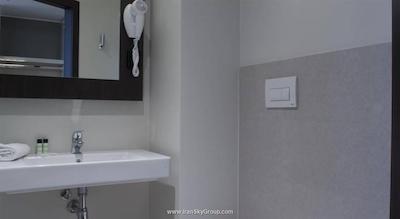 ب اند ب هتل میلانو کنیسیو گریبلدی