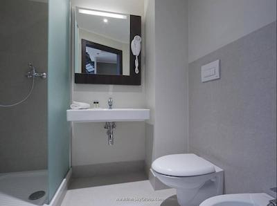 ب اند ب هتل میلانو کنیسیو گریبلدی