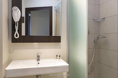 ب اند ب هتل میلانو کنیسیو گریبلدی