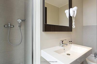 ب اند ب هتل میلانو سانت امبروگیو