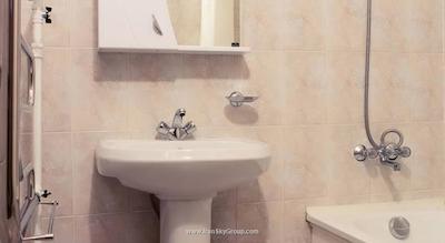 هتل پکروسکی-استرشنوو