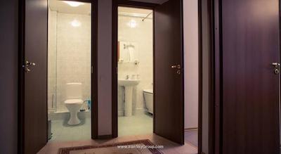 هتل پکروسکی-استرشنوو