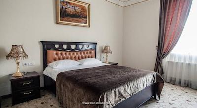 نابت پالاس دومدودوو