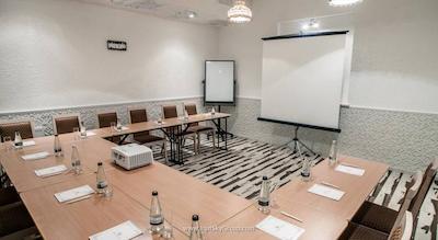 نابت پالاس دومدودوو