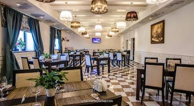 نابت پالاس دومدودوو