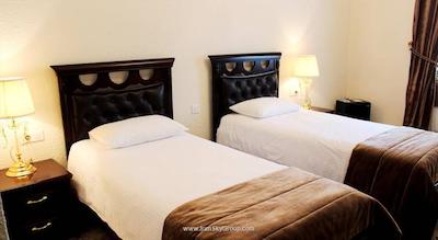 نابت پالاس دومدودوو