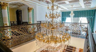 نابت پالاس دومدودوو