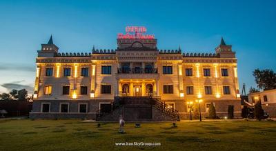 نابت پالاس دومدودوو