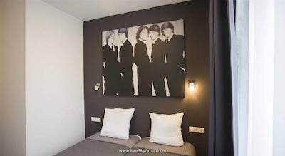 کونتین گلدن بیر هتل