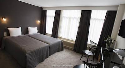 کونتین گلدن بیر هتل