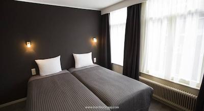 کونتین گلدن بیر هتل