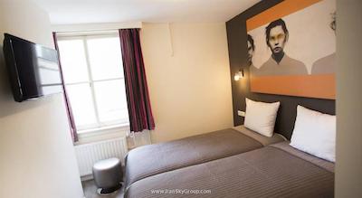 کونتین گلدن بیر هتل