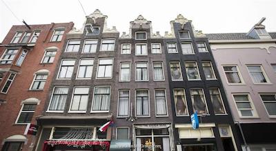 کونتین گلدن بیر هتل