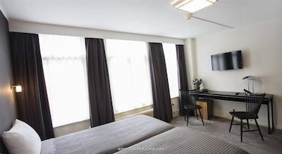 کونتین گلدن بیر هتل