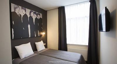 کونتین گلدن بیر هتل