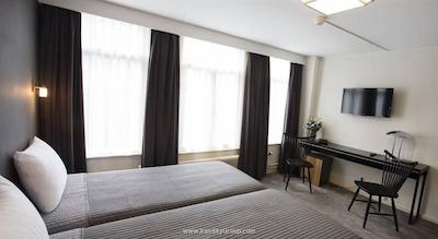 کونتین گلدن بیر هتل