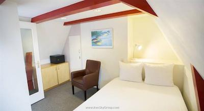 کونتین گلدن بیر هتل