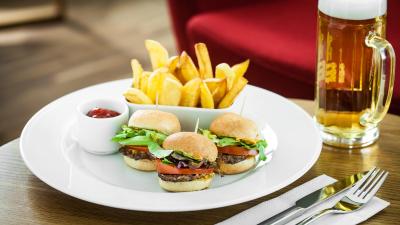 هالیدی این اکسپرس مونیخ سیتی وست