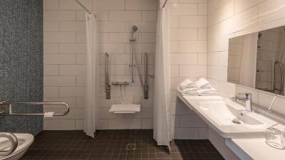 هالیدی این اکسپرس مونیخ سیتی وست