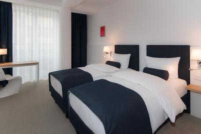 وای وادی هتل بایر 89