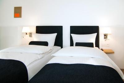 وای وادی هتل بایر 89