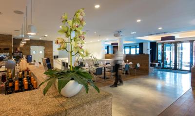 وای وادی هتل بایر 89