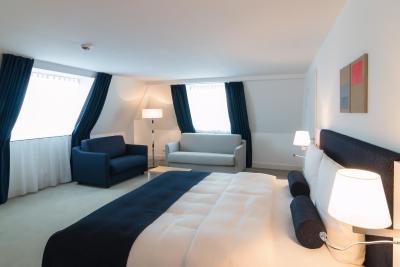 وای وادی هتل بایر 89