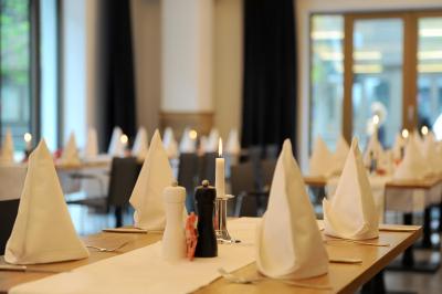 وای وادی هتل بایر 89