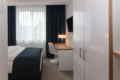 وای وادی هتل بایر 89