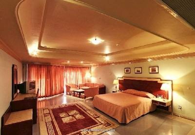 هتل پارسیان توریست توس