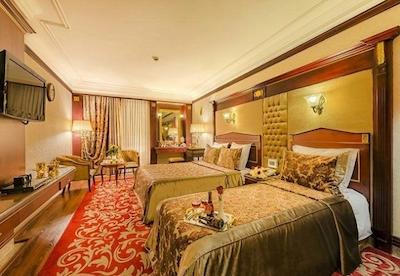 هتل قصر طلایی مشهد