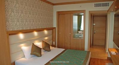 آنتالیا هتل ریزورت اند اسپا اوز هتل