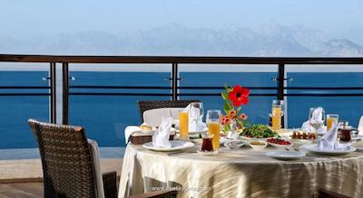 آنتالیا هتل ریزورت اند اسپا اوز هتل